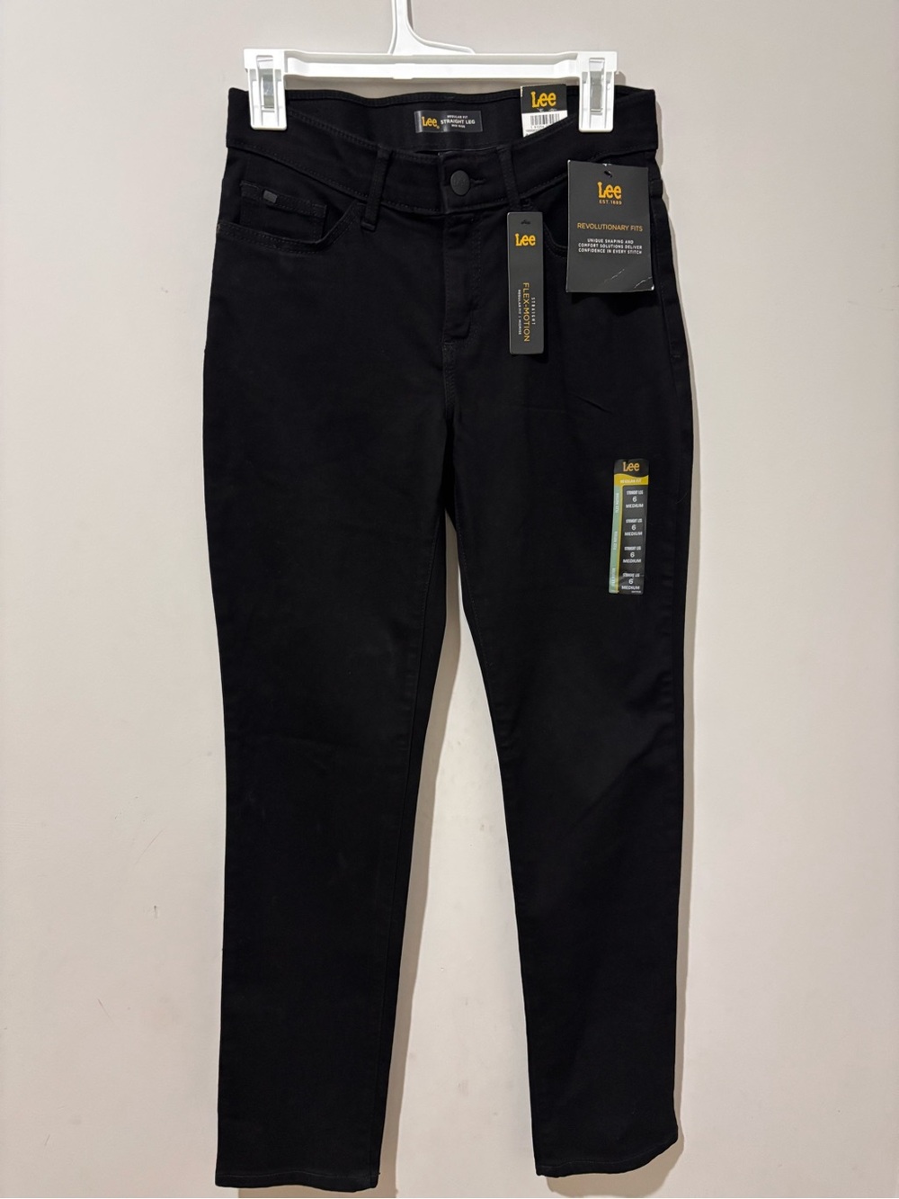 Lee Women's Straight Leg Mid rise Jeans in Black